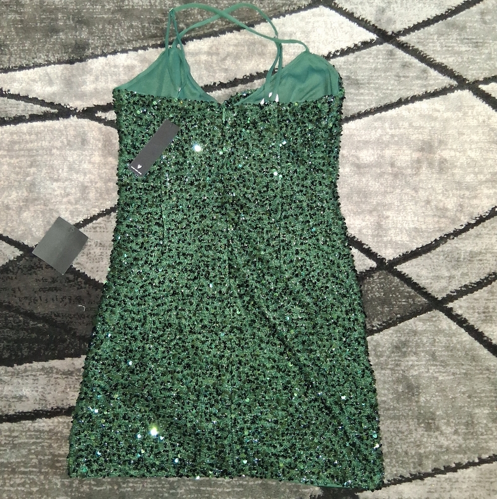 NWT Lulus Size Medium Emerald Sequin Faux Wrap Bodycon Homecoming Dress! - Picture 11 of 16